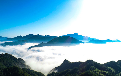 【“飛閱”中國(guó)】云起大別山，詩(shī)境落人間