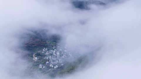 安徽休寧：春山雨霽 云卷云舒